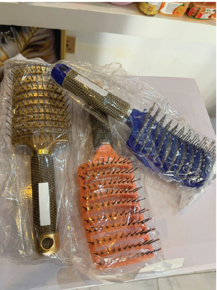 Detangling brush